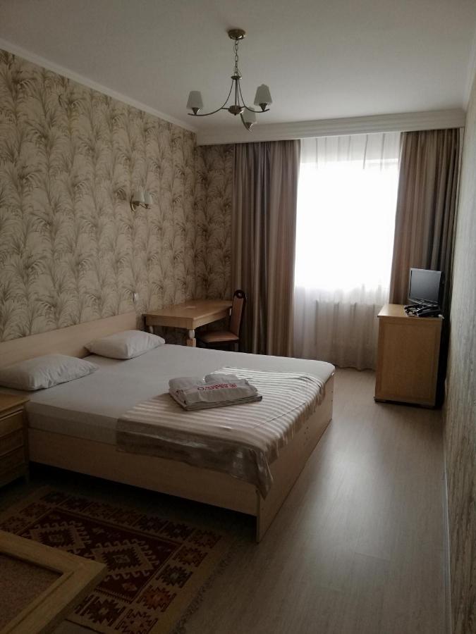 O Azamat Astana Exterior foto