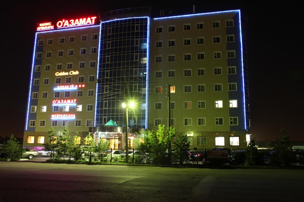 O Azamat Astana Exterior foto