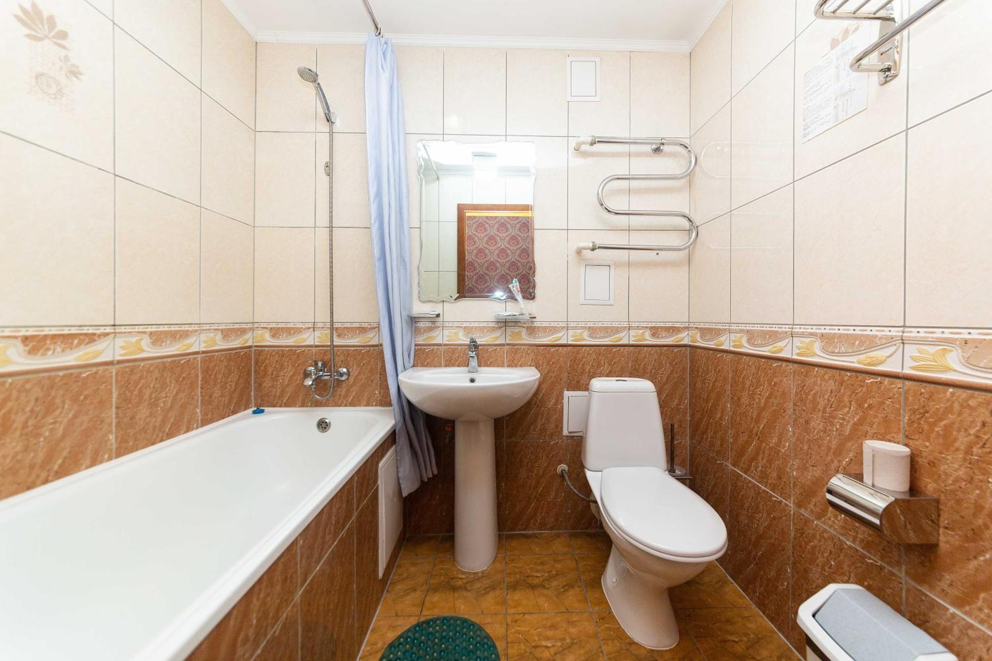 O Azamat Astana Exterior foto