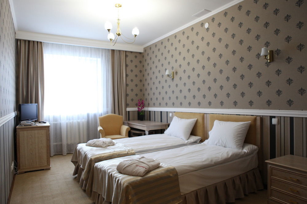 O Azamat Astana Exterior foto