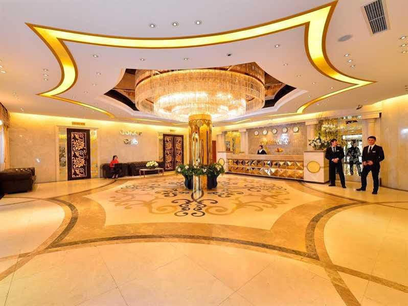 O Azamat Astana Exterior foto