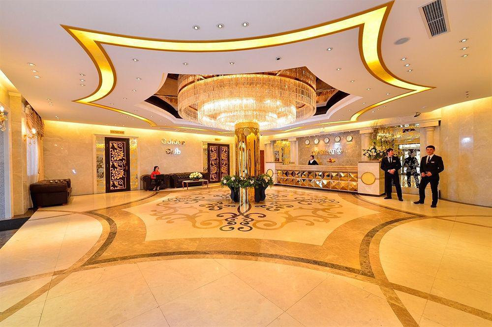 O Azamat Astana Exterior foto